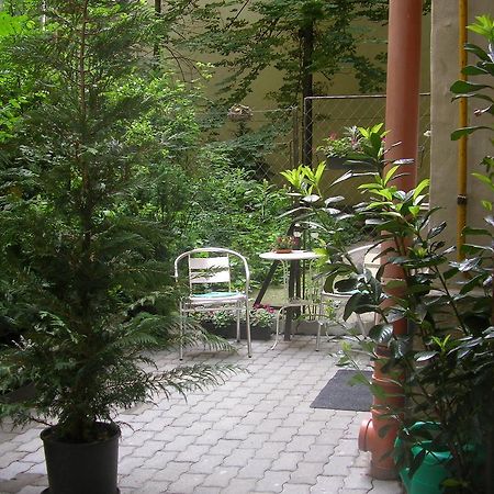 Standard Apartment By Hi5-Liszt Ferenc Square ブダペスト エクステリア 写真