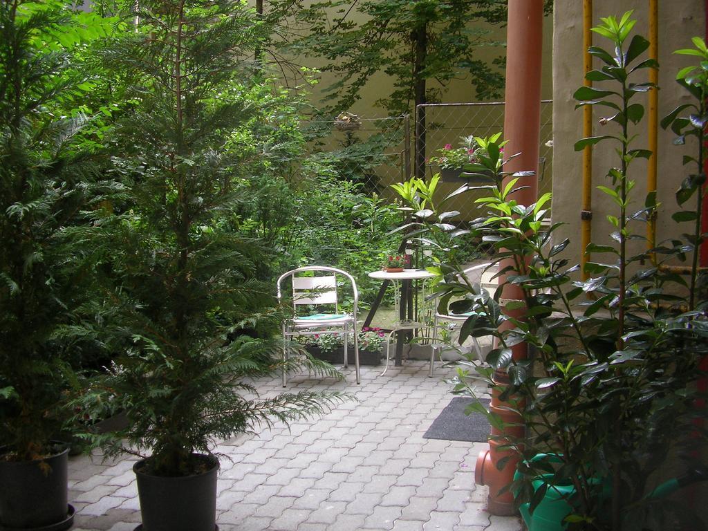 Standard Apartment By Hi5-Liszt Ferenc Square ブダペスト エクステリア 写真